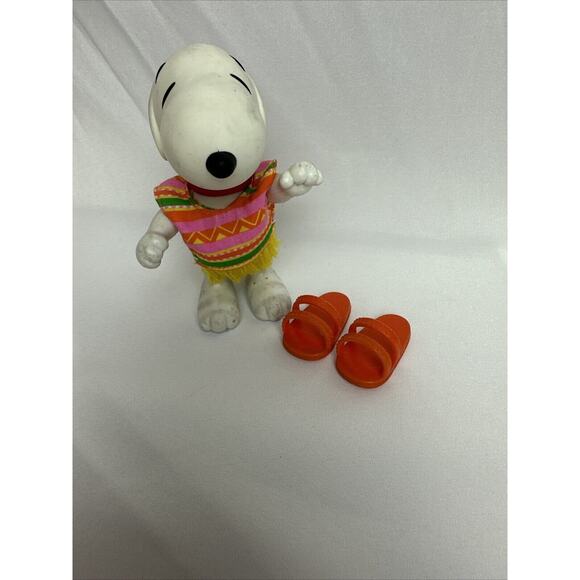 RARE 1999 Hasbro Snoopy Poncho W/Sandles Toy - Picture 5 of 6